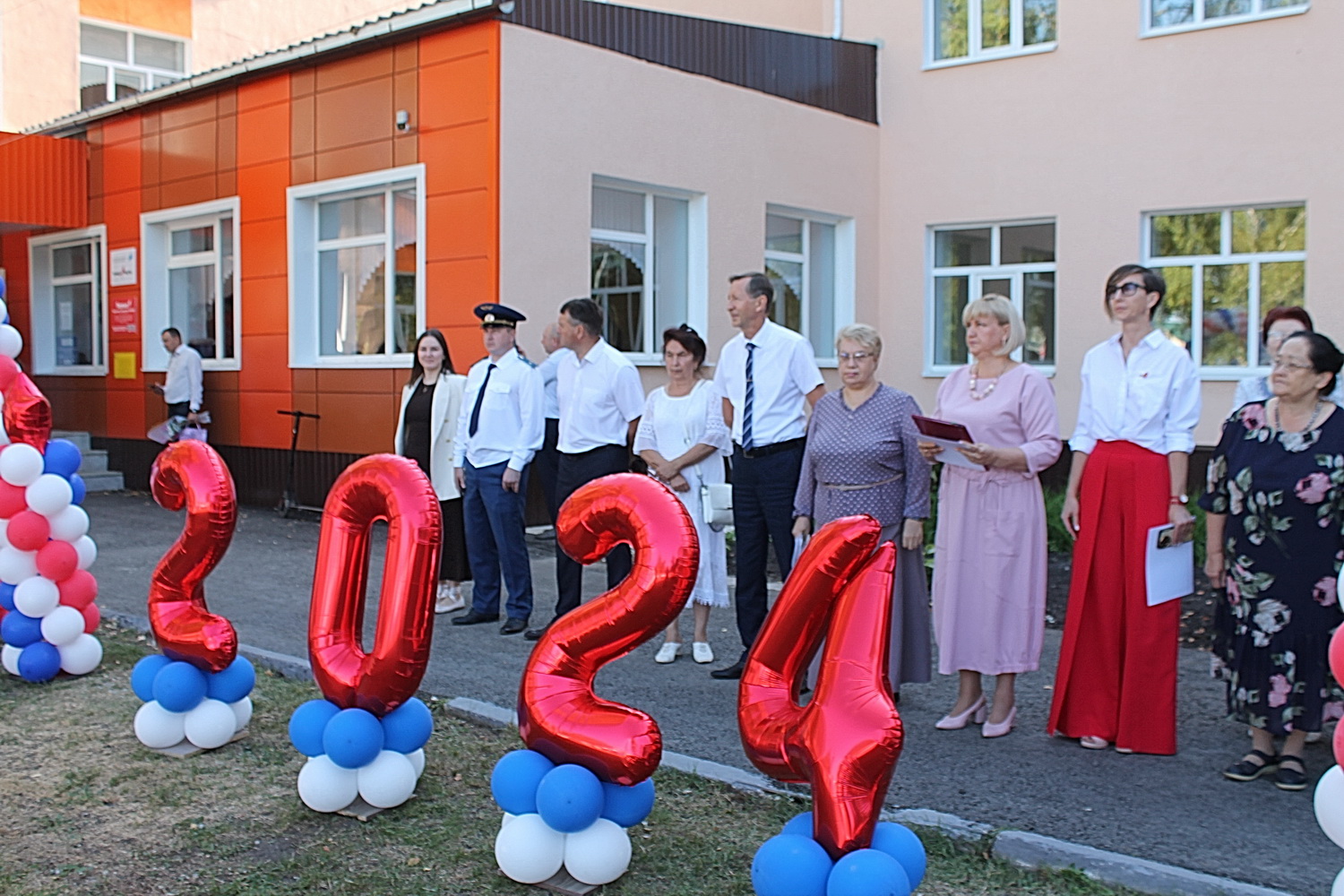 Заместитель Министра Александр Александров принял участие в торжественной линейке, посвященной Дню знаний в Спасском районе
