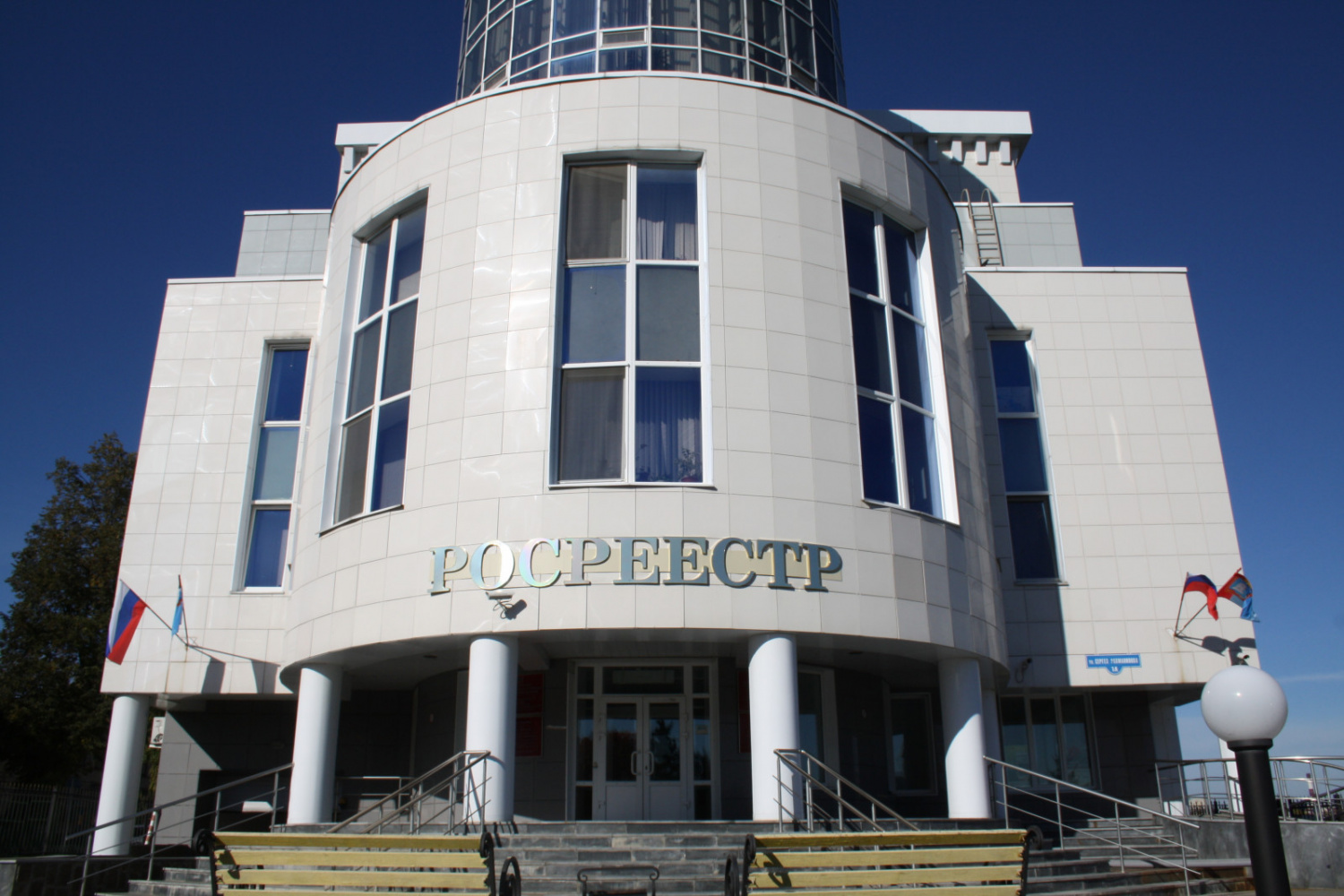За год популярность экстерриториальных услуг Росреестра выросла в 1,5 раза
