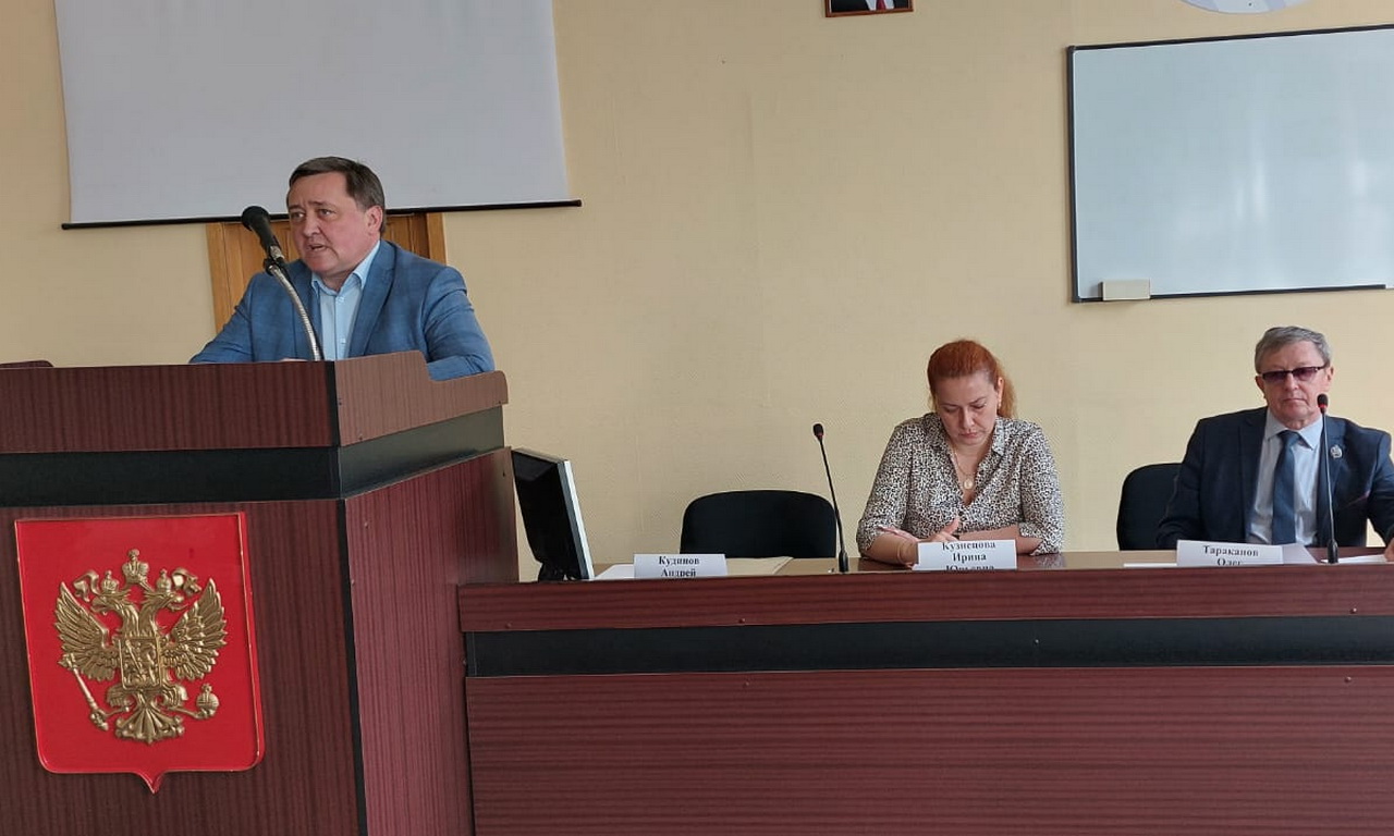 Министр государственного имущества Пензенской области Андрей Кудинов провел встречу со студентами факультета "Управление территориями" Пензенского государственного университета архитектуры и градостроительства Министр государственного имущества Пензенской области Андрей Кудинов провел встречу со студентами факультета "Управление территориями" Пензенского государственного университета архитектуры и градостроительства