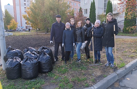 Сотрудники Министерства приняли участие в общегородском субботнике